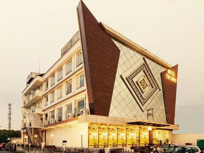 Hotel The Onix Dehradun Eksteriør bilde