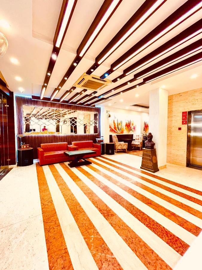 Hotel The Onix Dehradun Eksteriør bilde