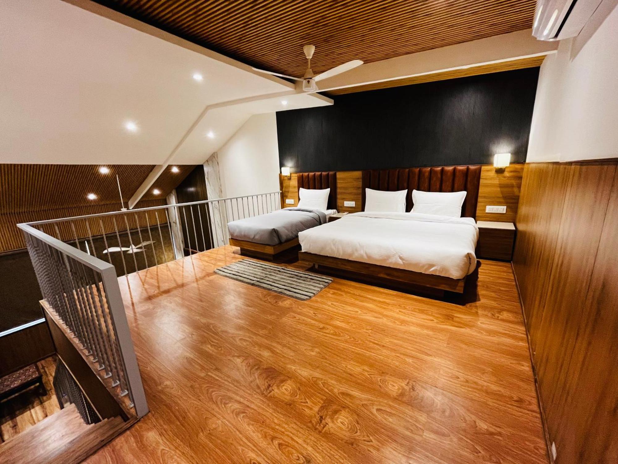 Hotel The Onix Dehradun Eksteriør bilde