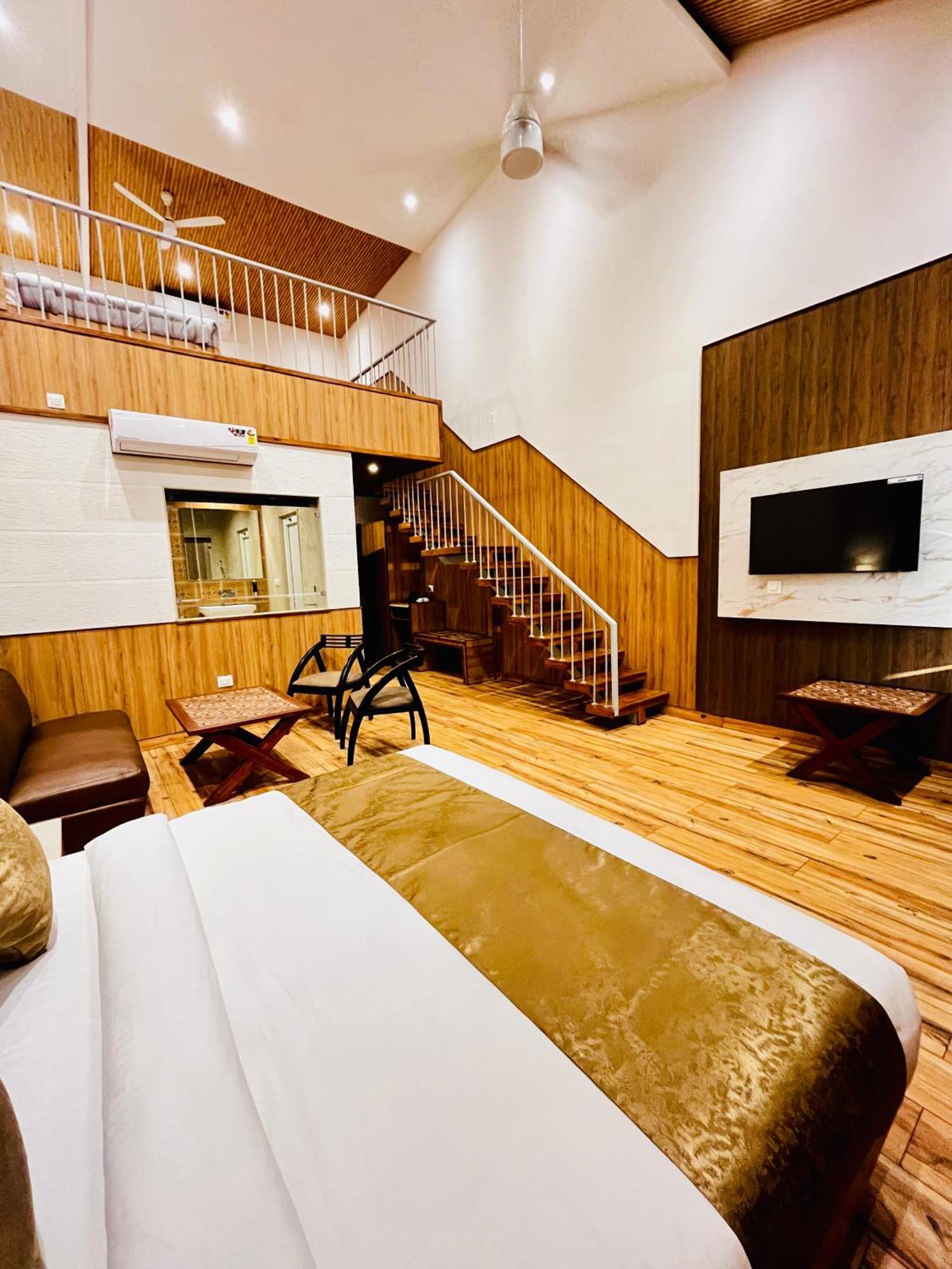 Hotel The Onix Dehradun Eksteriør bilde