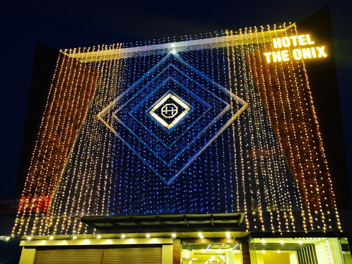 Hotel The Onix Dehradun Eksteriør bilde