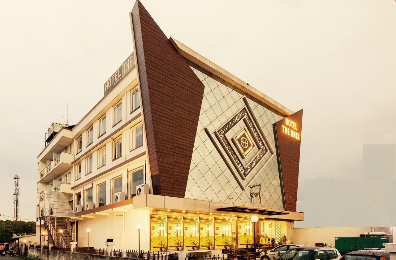 Hotel The Onix Dehradun Eksteriør bilde